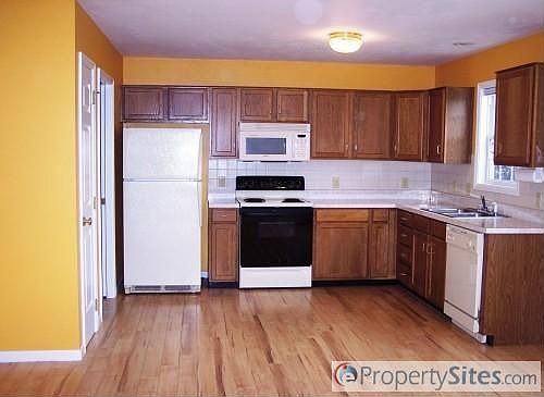 1st image of 749 Tanager Dr