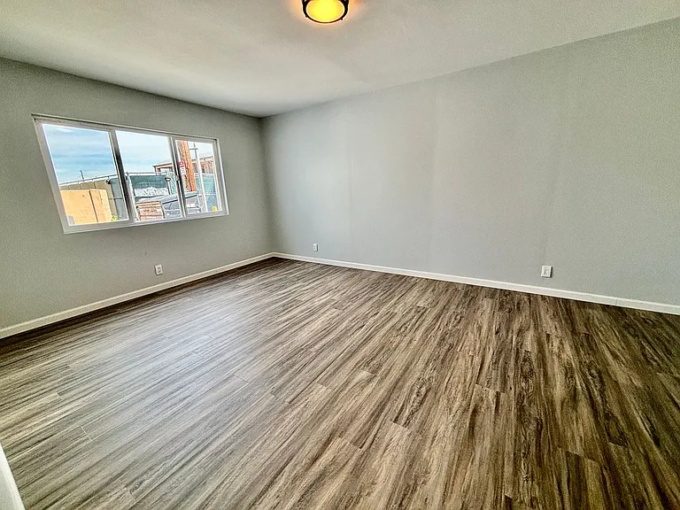 4127 35th St — Photo 6