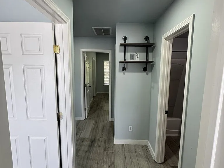 108 Bridford Pkwy — Photo 7