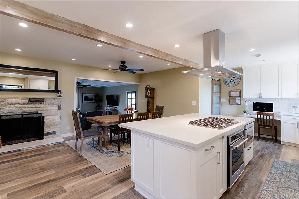 3 bed, 1451 sqft, $3,750 — Photo 3