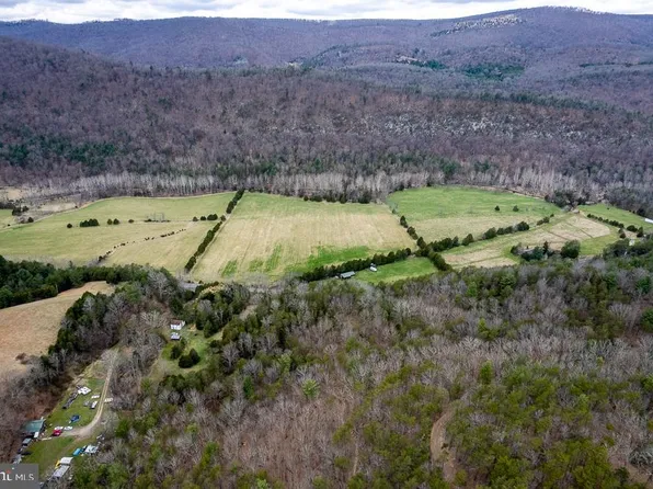 43 Asbury Ln, Fort Seybert, WV 26802