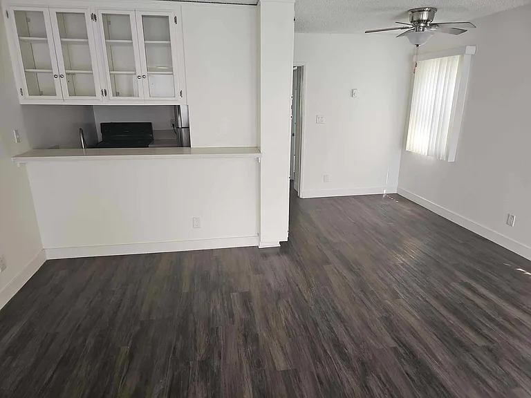 White Oak Ave — Photo 21