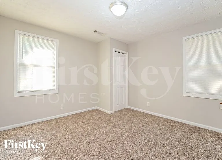 2690 Joyce Ave — Photo 12