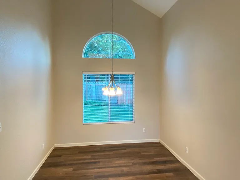 390 Brians Ct — Photo 6
