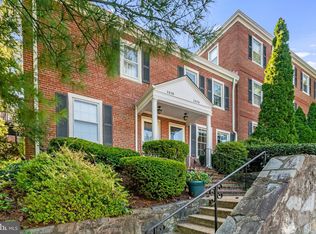 2836 S Abingdon St, Arlington, VA 22206