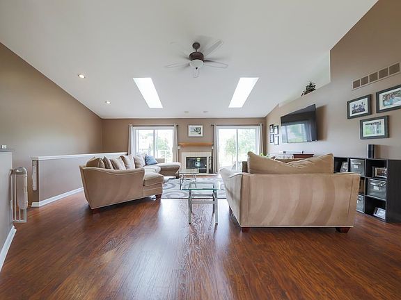 4th image of 5148 Blue Spruce Dr