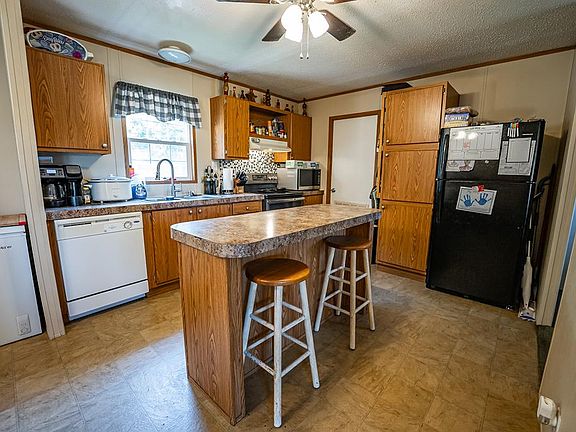 4th image of 3348 4th St