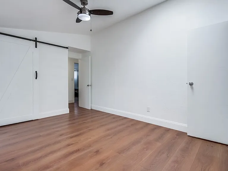 9442 Seltzer Ct — Photo 35