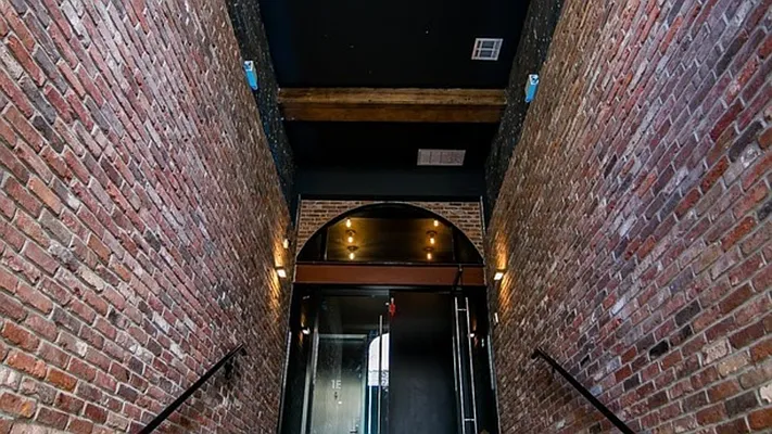 Rented by Nooklyn NYC LLC | media 52