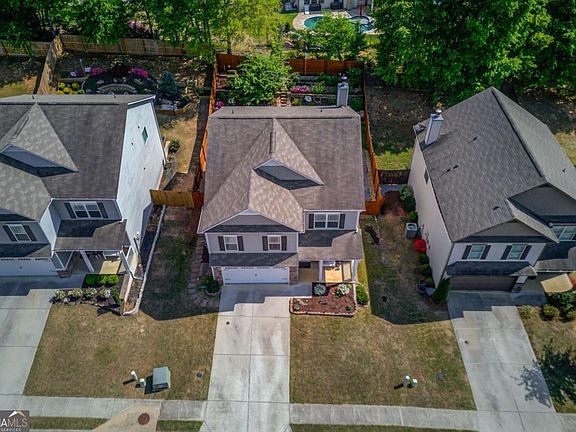 3rd image of 675 Country Ridge Dr