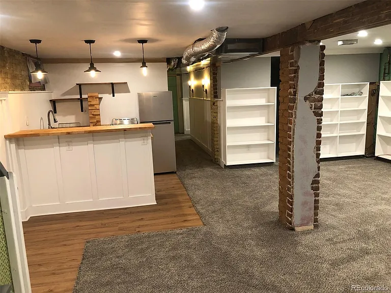454 N Franklin St — Photo 14