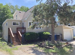 771 N Water St, South Elgin, IL 60177