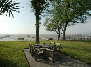 727 Bayridge Rd, Morgans Pt, TX 77571