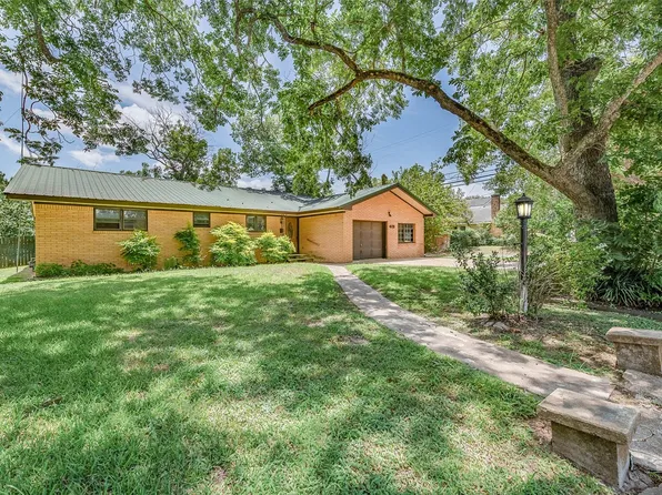 409 W Buffalo St, Caldwell, TX 77836