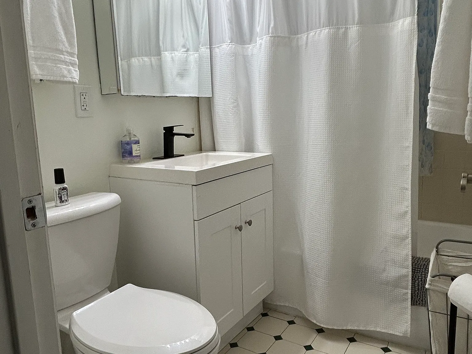 310 W Hillside Ave — Photo 3