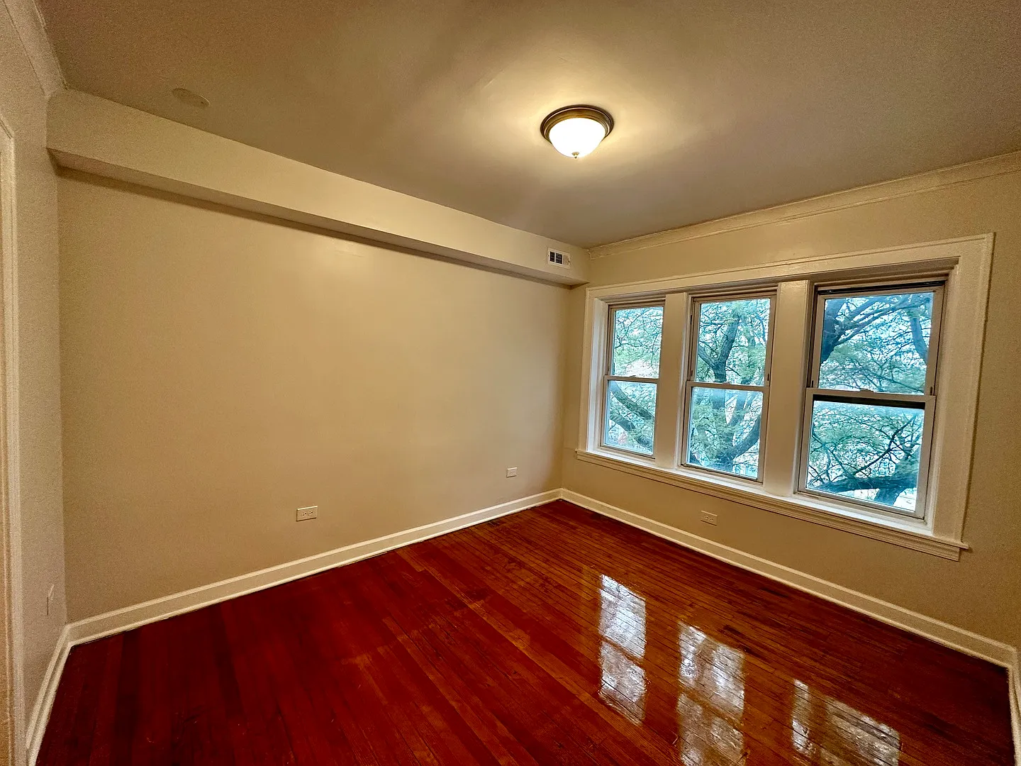 2 bed, 800 sqft, $1,425 — Photo 2