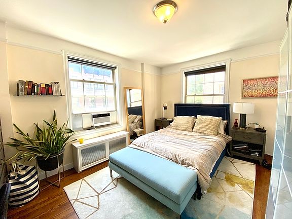 3rd image of 1 Bank St APT 4J