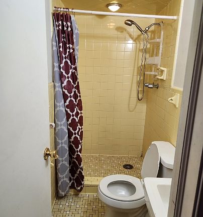 4th image of 328 Saddler Dr