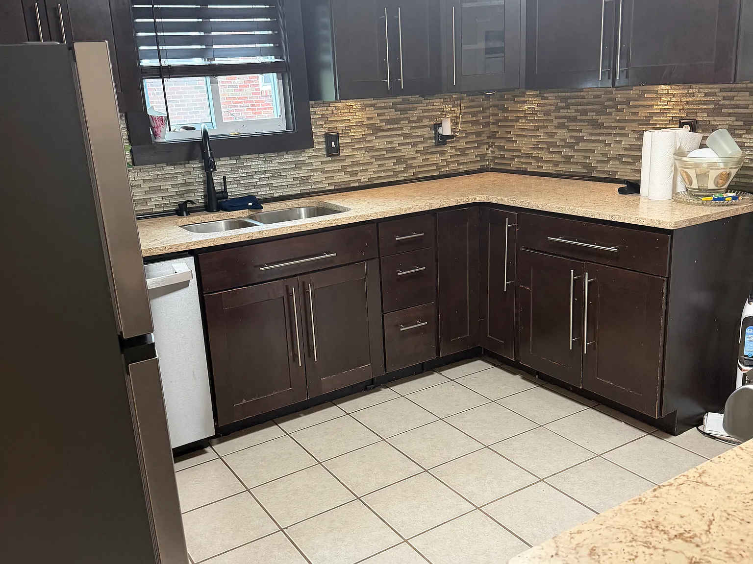 3 bed, 1300 sqft, $1,800 — Photo 1