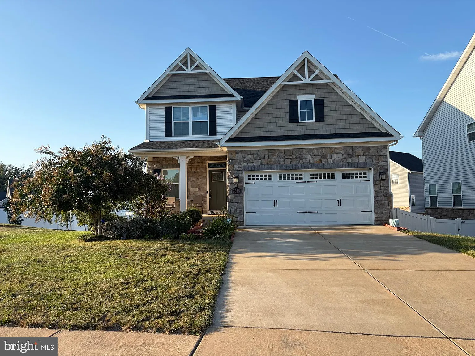 5 bed, 3.5 bath, 4011 sqft, $4,200 — Photo 3