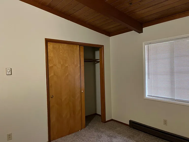 810 SE 217th Ave — Photo 11
