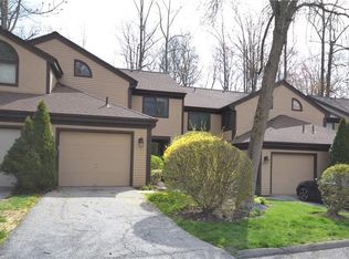 22 Fawn Ct, Ossining, NY 10562