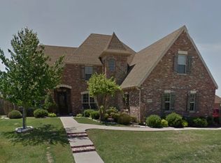 6600 S Silverthorne Ln, Rogers, AR 72758