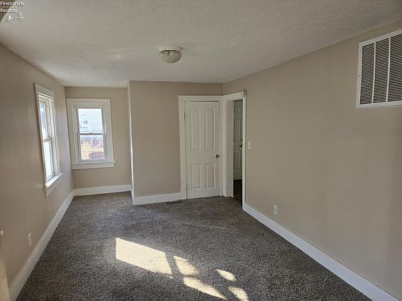 3rd image of 1204 W Monroe St