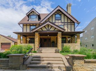 611 Summit Ave, Saint Paul, MN 55102