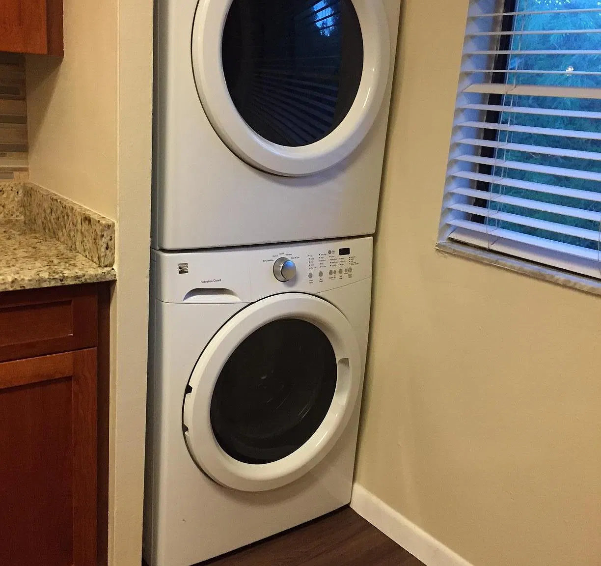 3 bed, 2.0 bath, 1150 sqft, $2,600 — Photo 3
