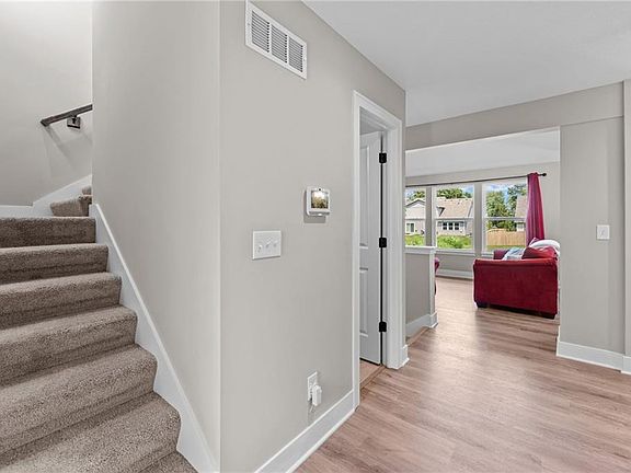 3rd image of 506 W Lawrence St