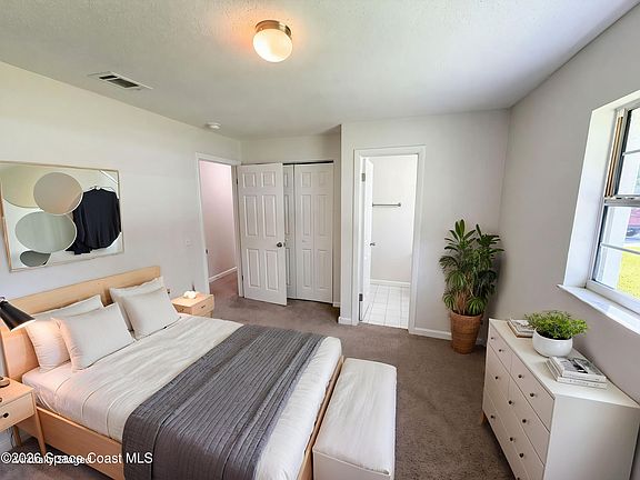 3rd image of 1057 Lakemoor Blvd