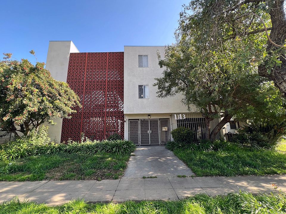 1st image of 1313 Huntington Dr APT 1