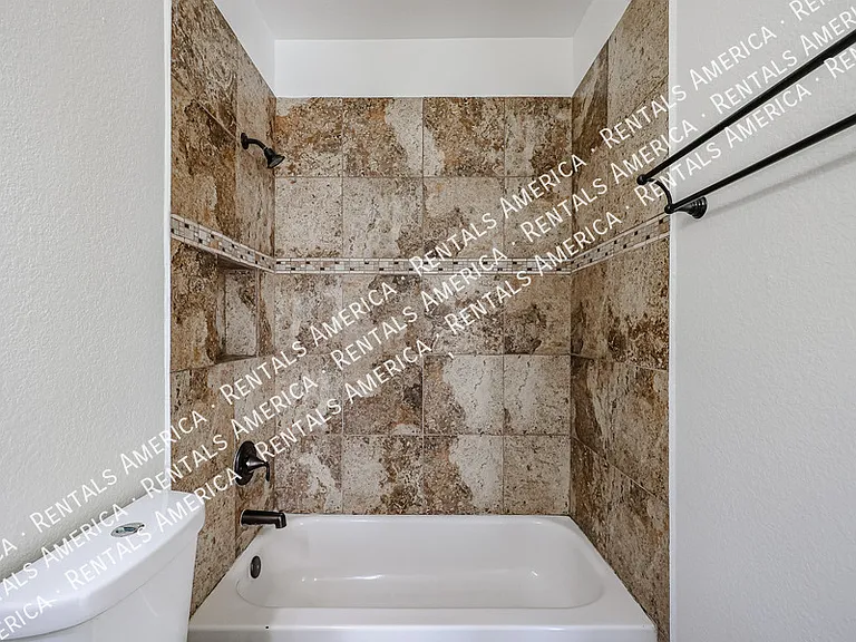 764 E Sheffield Ave — Photo 37