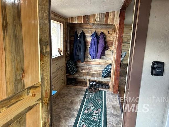 4th image of 820 Sweeney Hill Rd