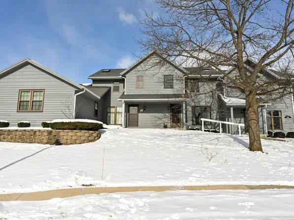 359 Lexington COURT #B, Pewaukee, WI 53072
