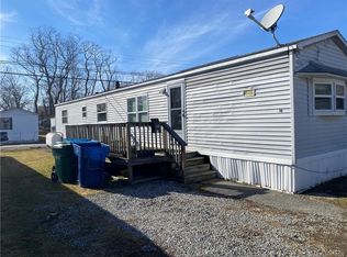 10 Woodland Dr, Waterford, CT 06385