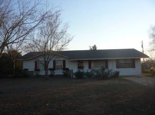 209 Carr Cir, Headland, AL 36345