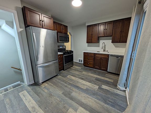 2nd image of 2934 N Vermont Ave