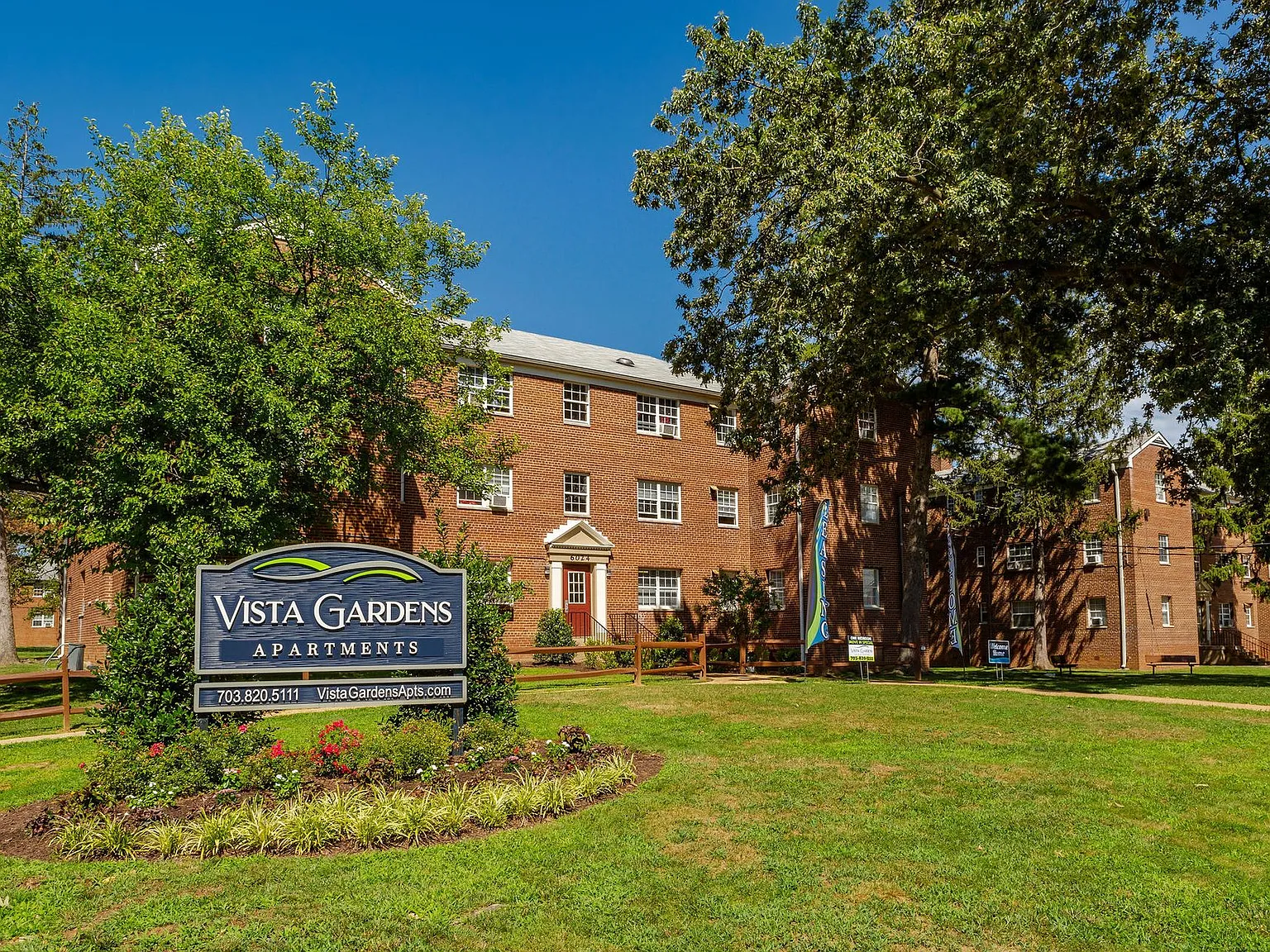 Vista Gardens Apartments — Photo 1