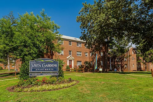 Vista Gardens Apartments Photo 1