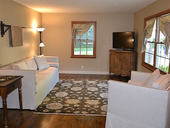 4th image of 3111 Loveland Dr