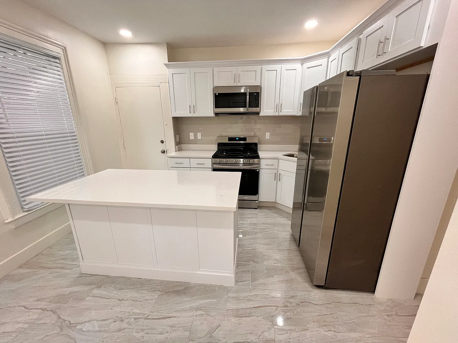 2 bed, 1149 sqft, $2,000 — Photo 2