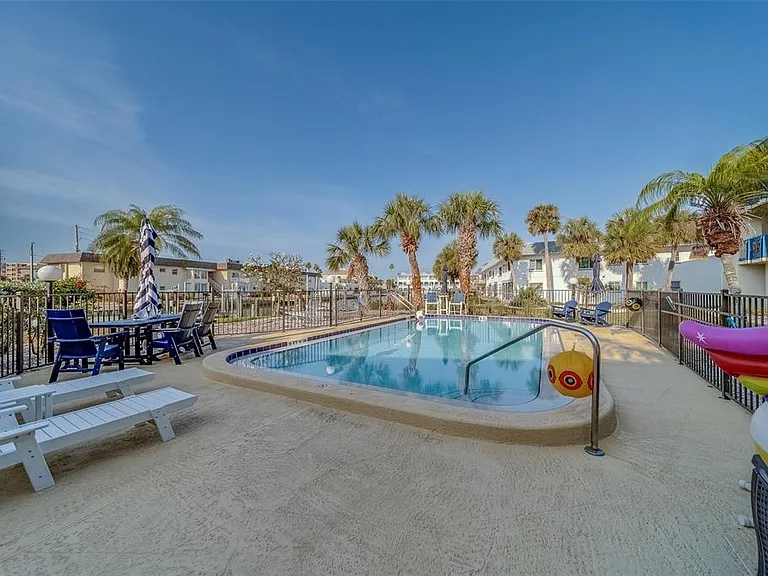 11650 Capri Cir S #105 — Photo 43