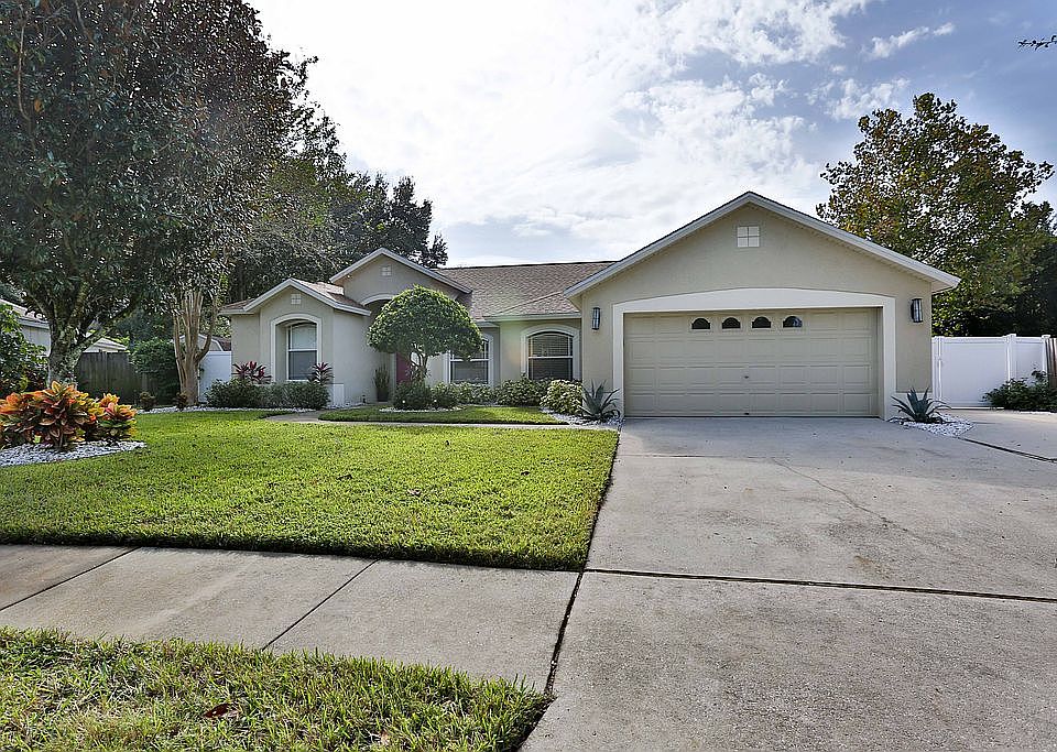 2nd image of 1824 S Ridge Dr