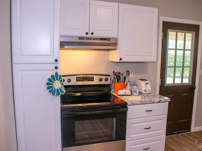 5357 Locklin Ave — Photo 25