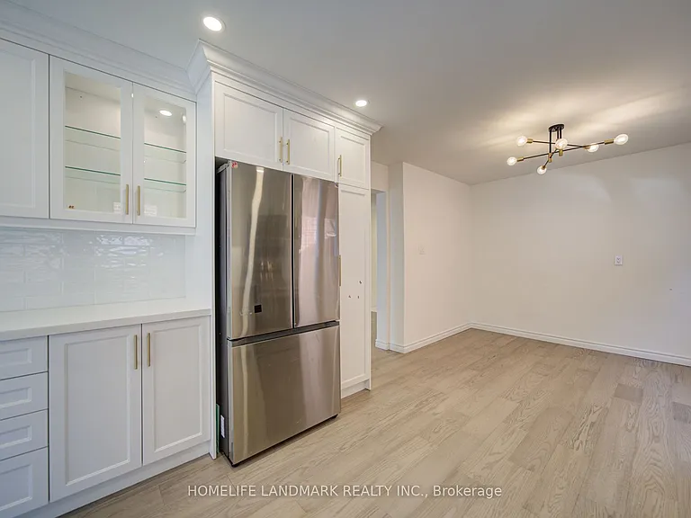 25 Lansbury Dr — Photo 8