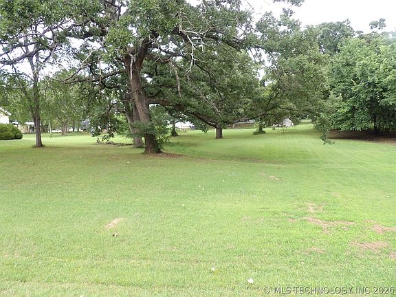 2nd image of 1720 Wildwood