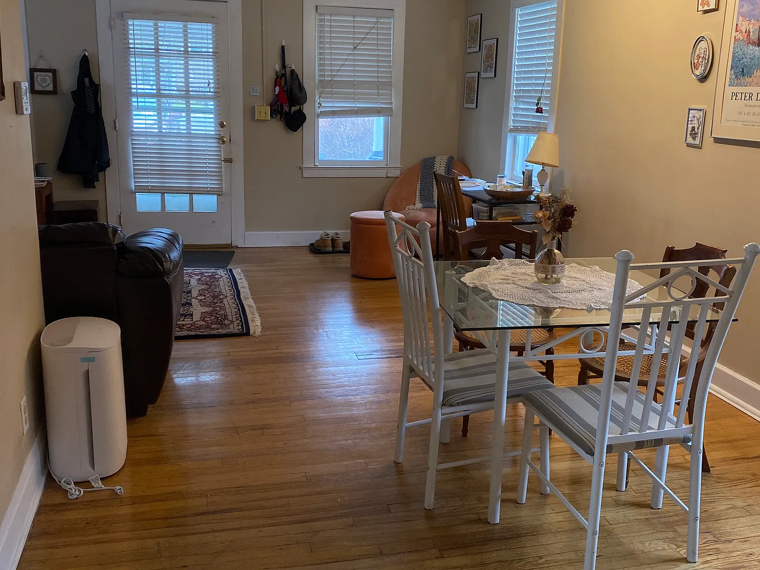 2 bed, 1.5 bath, 1000 sqft, $1,570 — Photo 3