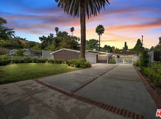 22247 Ybarra Rd, Woodland Hills, CA 91364